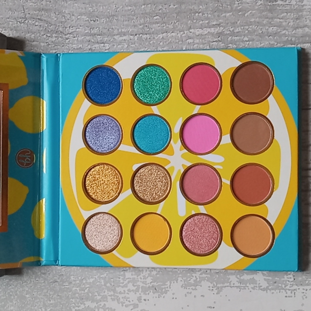 🍋Colori Vivaci Eyeshadow Palette🍊
